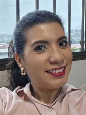 Laura, 36