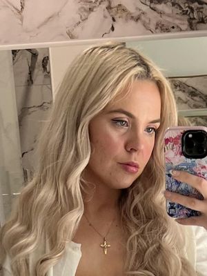 Claudia, 28