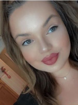 Melanie, 24