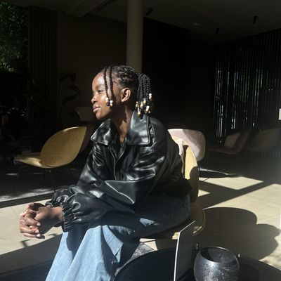 Queenie, 22