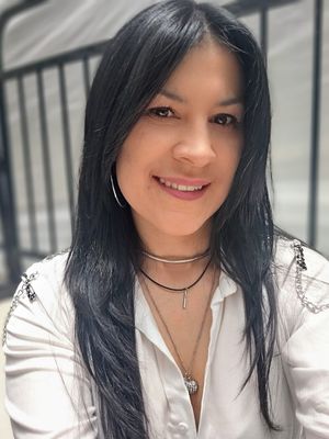Natalia, 41