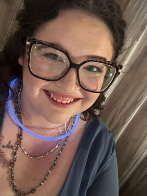 Veronica, 31