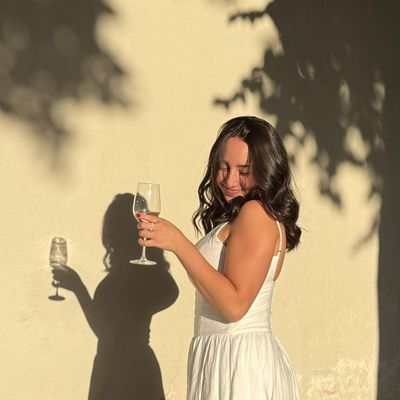 Anne, 23