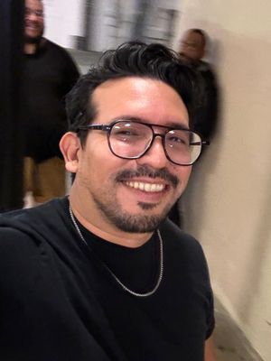 Miguel, 35