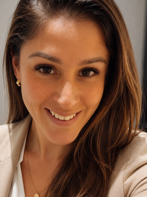 Andrea, 37