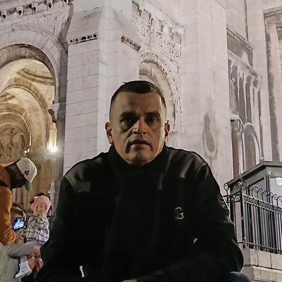Mauricio, 44