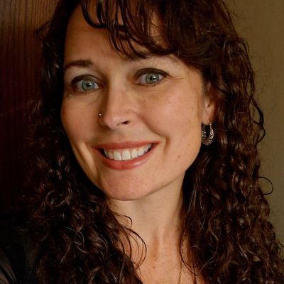 Danielle, 42