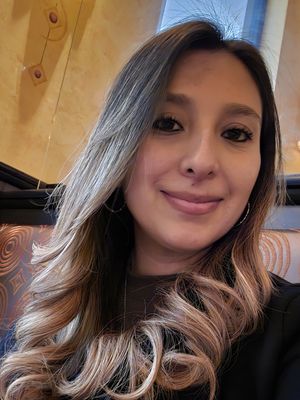 Cinthya, 36