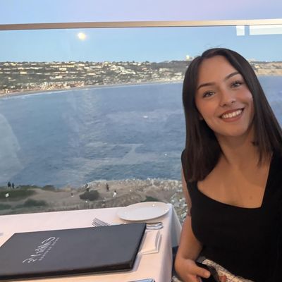 Alexandra, 20
