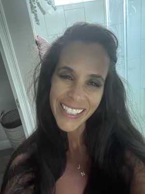 Anne, 37