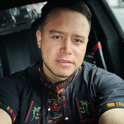 Carlos, 29