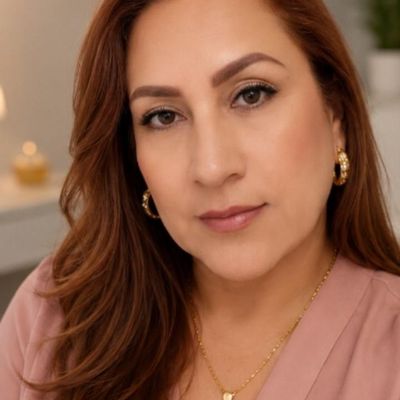 Paola, 46