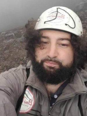 Daniel, 30