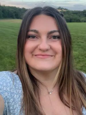 Elizabeth, 28