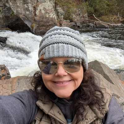 Eileen, 48