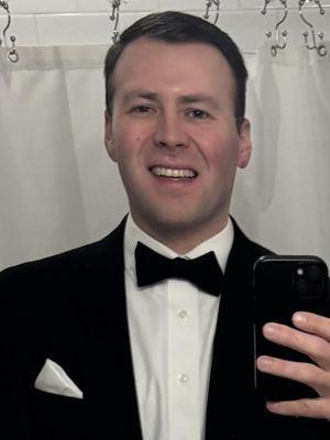 Andrew, 32