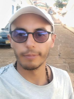 Daniel Fernando, 32