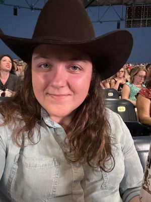 Christine, 32