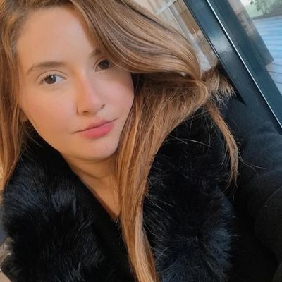 Anne, 28