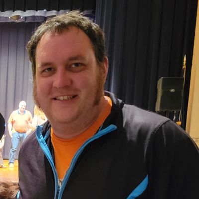 Andy, 40