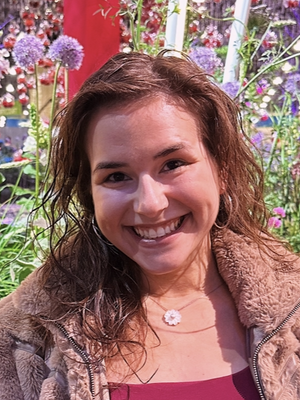 Adrianna, 27