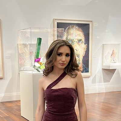 Bettina, 29