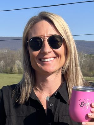Ashley, 37