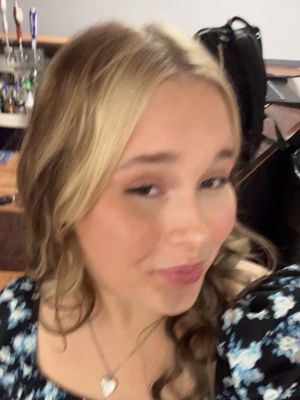 Julia, 20