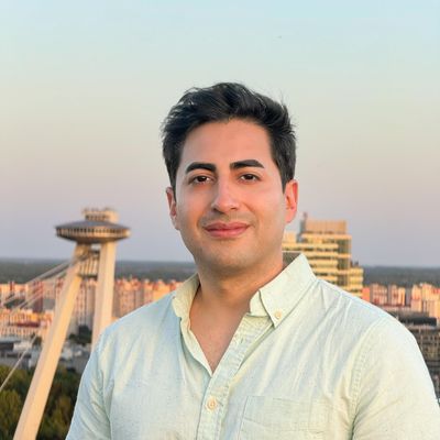 Luis, 40