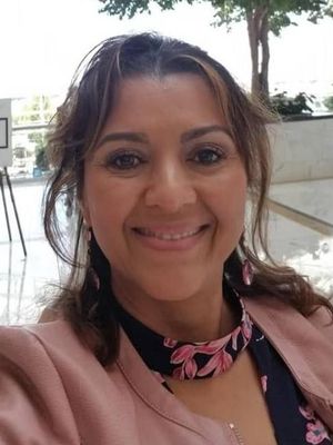 Francisca, 43