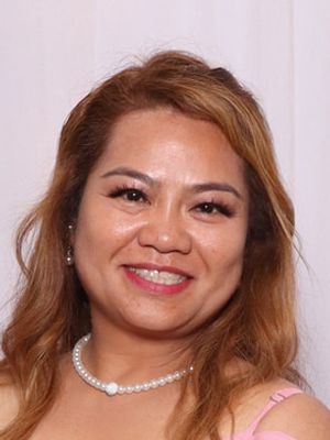 Rachel, 48