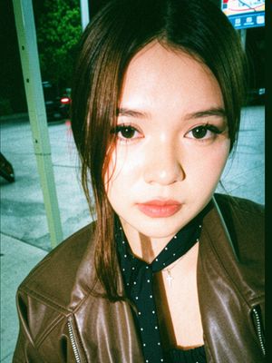 Liy, 25
