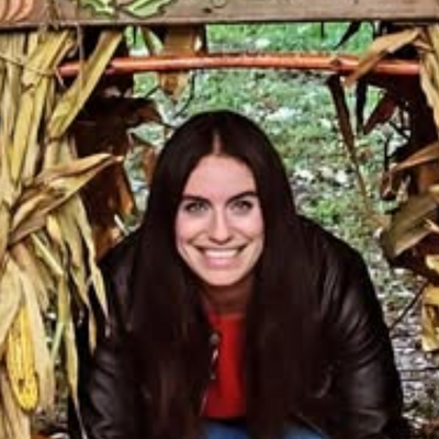 Julia, 34