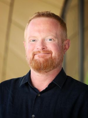 Daniel, 43