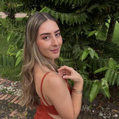 Maria, 24
