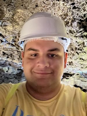 Luis, 21