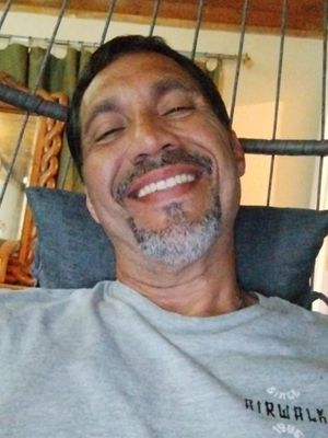 Carlos, 49