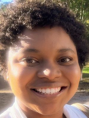 Mayara, 26