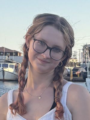 Abigail, 18