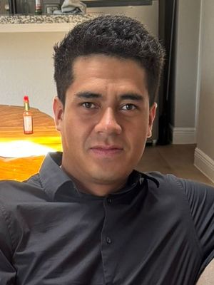 Darsy, 25