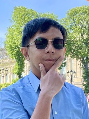 Jonathan, 34