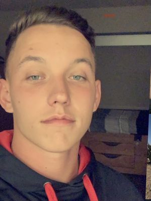 Sean, 28