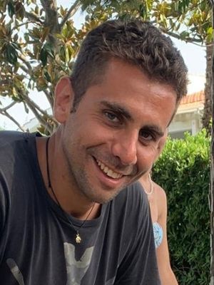 Alberto, 30