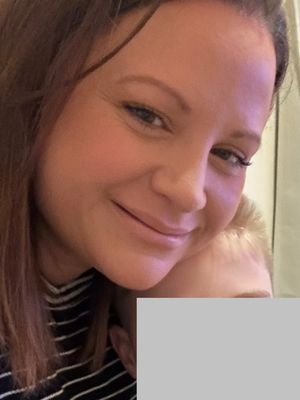 Stephanie, 43