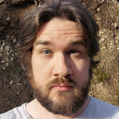 Zachary, 33