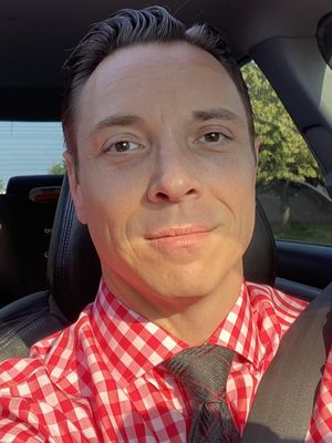 Dan, 43