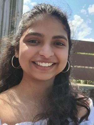 Danielle, 22
