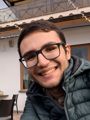 Nicola, 23