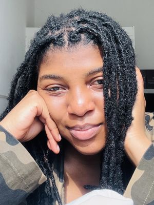 Claire, 28