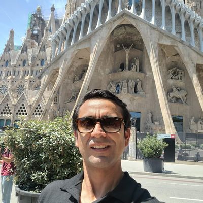 Antonio, 44